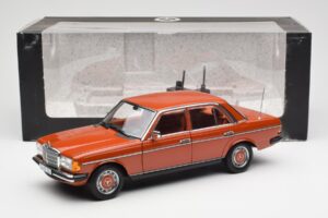 Mercedes 200 W123 English Rojo Edición Dealer Norev 1:18 B66040653 Metal - imagen 8 de 8