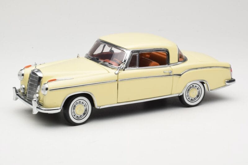 Mercedes 220 SE W128 Cupé Beige Sun Star 1:18 3562 Metal