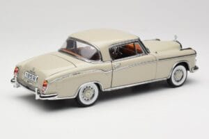 Mercedes 220 SE W128 Coupe Gris Claro Sun Star 1:18 3568 Metal - imagen 3 de 8