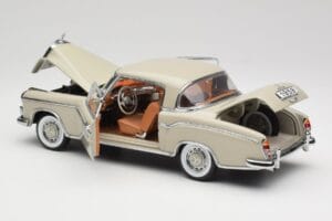 Mercedes 220 SE W128 Coupe Gris Claro Sun Star 1:18 3568 Metal - imagen 5 de 8
