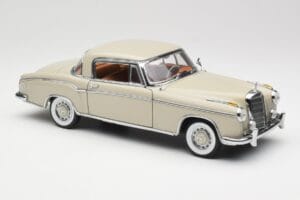 Mercedes 220 SE W128 Coupe Gris Claro Sun Star 1:18 3568 Metal - imagen 6 de 8