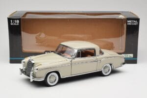 Mercedes 220 SE W128 Coupe Gris Claro Sun Star 1:18 3568 Metal - imagen 8 de 8