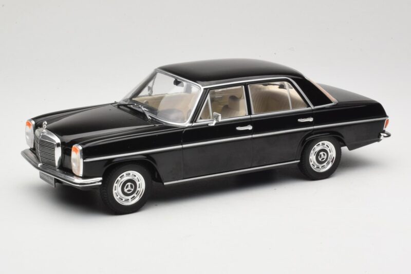 Mercedes 220D W115 Negro MCG 1:18 MCG18117 Metal