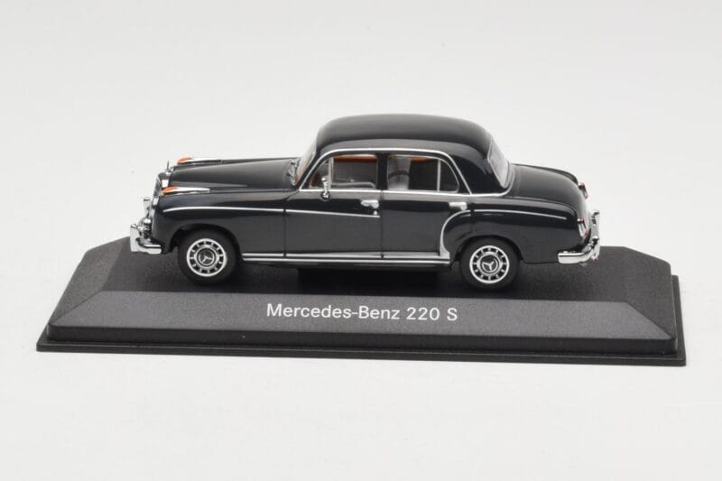 Mercedes 220S W180 Gris Claro Minichamps 1:43 B66040534 Metal
