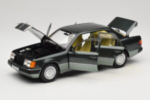 Mercedes 230E W124 Night Green Metallic Norev 1:18 183952 Metal - imagen 2 de 8