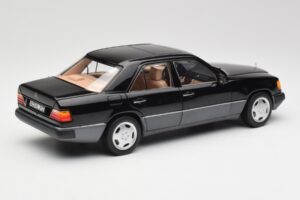Mercedes 230E W124 AMG Wheels Negro Edición Limitada Norev 1:18 183950 Metal - imagen 3 de 12