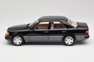 Mercedes 230E W124 AMG Wheels Negro Edición Limitada Norev 1:18 183950 Metal - imagen 4 de 12