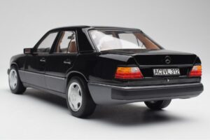 Mercedes 230E W124 AMG Wheels Negro Edición Limitada Norev 1:18 183950 Metal - imagen 10 de 12