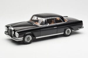 Mercedes 280 SE W111 Coupe Negro AUTOart 1:18 76286 Metal
