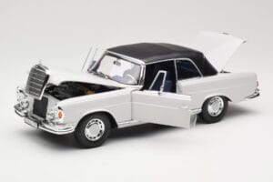 Mercedes 280 SE W111 Cabriolet Gris Claro Norev 1:18 183530 Metal - imagen 2 de 8
