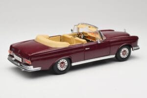 Mercedes 280SE W108 Bordeaux Rojo Maisto 1:18 31811 Metal - imagen 3 de 8