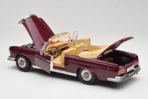 Mercedes 280SE W108 Bordeaux Rojo Maisto 1:18 31811 Metal - imagen 5 de 8