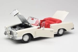 Mercedes 280SE W108 Ivory Blanco Maisto 1:18 50223 Metal - imagen 2 de 8