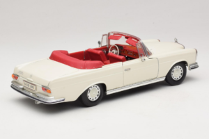Mercedes 280 SE W108 Blanco Maisto 1:18 52111 Metal - imagen 3 de 8
