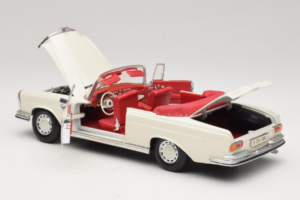 Mercedes 280 SE W108 Blanco Maisto 1:18 52111 Metal - imagen 5 de 8