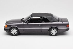 Mercedes 300 CE-24 W124 Cabriolet Violeta Metallic Norev 1:18 183567 Metal - imagen 5 de 10