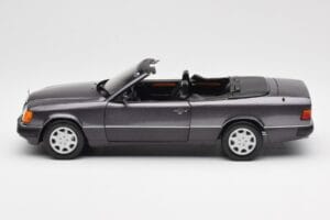 Mercedes 300 CE-24 W124 Cabriolet Violeta Metallic Norev 1:18 183567 Metal - imagen 6 de 10