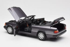 Mercedes 300 CE-24 W124 Cabriolet Violeta Metallic Norev 1:18 183567 Metal - imagen 7 de 10