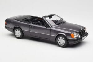Mercedes 300 CE-24 W124 Cabriolet Violeta Metallic Norev 1:18 183567 Metal - imagen 8 de 10