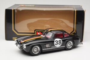 Mercedes 300 SL #38 1954 Bburago 1:18 3015-M1 Metal - imagen 8 de 8