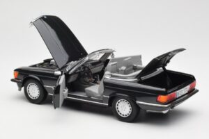 Mercedes 300 SL R107 Negro Pearl Edición Dealer Norev 1:18 B66040678 Metal - imagen 7 de 10