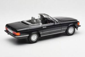 Mercedes 300 SL R107 Negro Pearl Edición Dealer Norev 1:18 B66040678 Metal - imagen 4 de 10