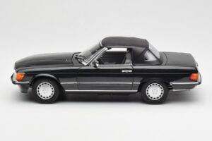 Mercedes 300 SL R107 Negro Pearl Edición Dealer Norev 1:18 B66040678 Metal - imagen 5 de 10