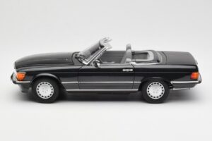 Mercedes 300 SL R107 Negro Pearl Edición Dealer Norev 1:18 B66040678 Metal - imagen 6 de 10