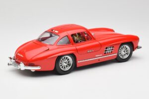 Mercedes 300 SL Rojo Bburago 1:18 3015 Metal - imagen 3 de 8