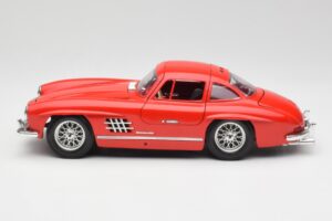 Mercedes 300 SL Rojo Bburago 1:18 3015 Metal - imagen 4 de 8