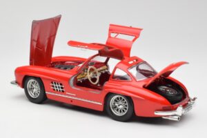 Mercedes 300 SL Rojo Bburago 1:18 3015 Metal - imagen 5 de 8
