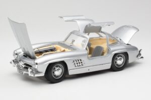 Mercedes 300 SL Plateado Bburago 1:18 3013 Metal - imagen 2 de 8