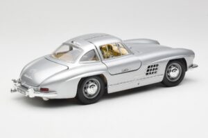 Mercedes 300 SL Plateado Bburago 1:18 3013 Metal - imagen 3 de 8