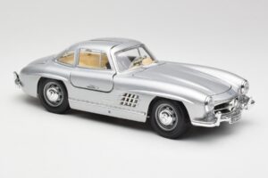 Mercedes 300 SL Plateado Bburago 1:18 3013 Metal - imagen 6 de 8