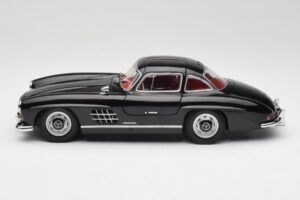 Mercedes 300 SL W198 Negro Minichamps 1:18 180039004 Metal - imagen 4 de 8