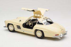 Mercedes 300 SL W198 Crema Minichamps 1:18 110037212 Metal - imagen 5 de 8