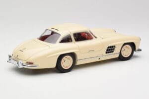 Mercedes 300 SL W198 Crema Con Interior Rojo Minichamps 1:18 180039002 Metal - imagen 3 de 8