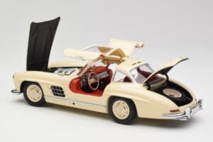 Mercedes 300 SL W198 Crema Con Interior Rojo Minichamps 1:18 180039002 Metal - imagen 5 de 8