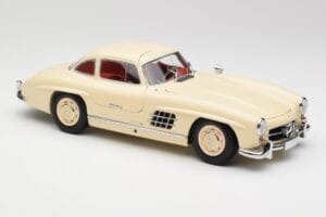 Mercedes 300 SL W198 Crema Con Interior Rojo Minichamps 1:18 180039002 Metal - imagen 6 de 8
