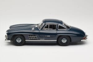 Mercedes 300 SL W198 Gullwing Azul Oscuro Minichamps 1:18 110037216 Metal - imagen 4 de 8