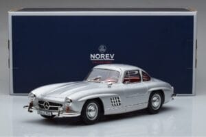 Mercedes 300 SL W198 Gullwing Norev 1:18 183850 Metal - imagen 8 de 8