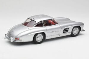 Mercedes 300 SL W198 Gullwing Plata Minichamps 1:18 180039000 Metal - imagen 3 de 8