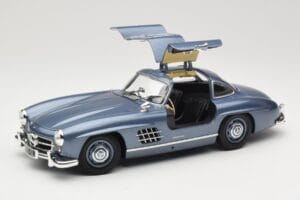 Mercedes 300 SL W198 Gullwing Light Blue Metallic Minichamps 1:18 110037220 Metal - imagen 2 de 8