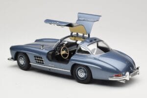 Mercedes 300 SL W198 Gullwing Light Blue Metallic Minichamps 1:18 110037220 Metal - imagen 5 de 8