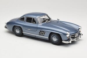 Mercedes 300 SL W198 Gullwing Light Blue Metallic Minichamps 1:18 110037220 Metal - imagen 6 de 8