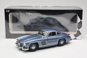 Mercedes 300 SL W198 Gullwing Light Blue Metallic Minichamps 1:18 110037220 Metal - imagen 8 de 8