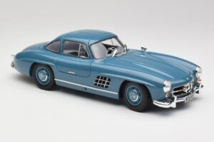 Mercedes 300 SL W198 Azul Claro Minichamps 1:18 180039007 Metal - imagen 6 de 8