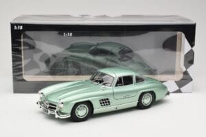 Mercedes 300 SL W198 Gullwing Light Green Metallic Minichamps 1:18 110037221 Metal - imagen 8 de 8