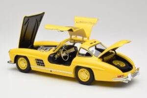 Mercedes 300 SL W198 Amarillo Claro Minichamps 1:18 180039009 Metal - imagen 5 de 8