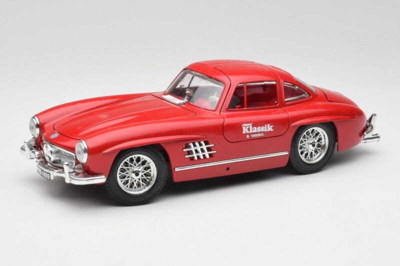 Mercedes 300 SL W198 Red Metallic Bburago 1:18 3013-M1 Metal
